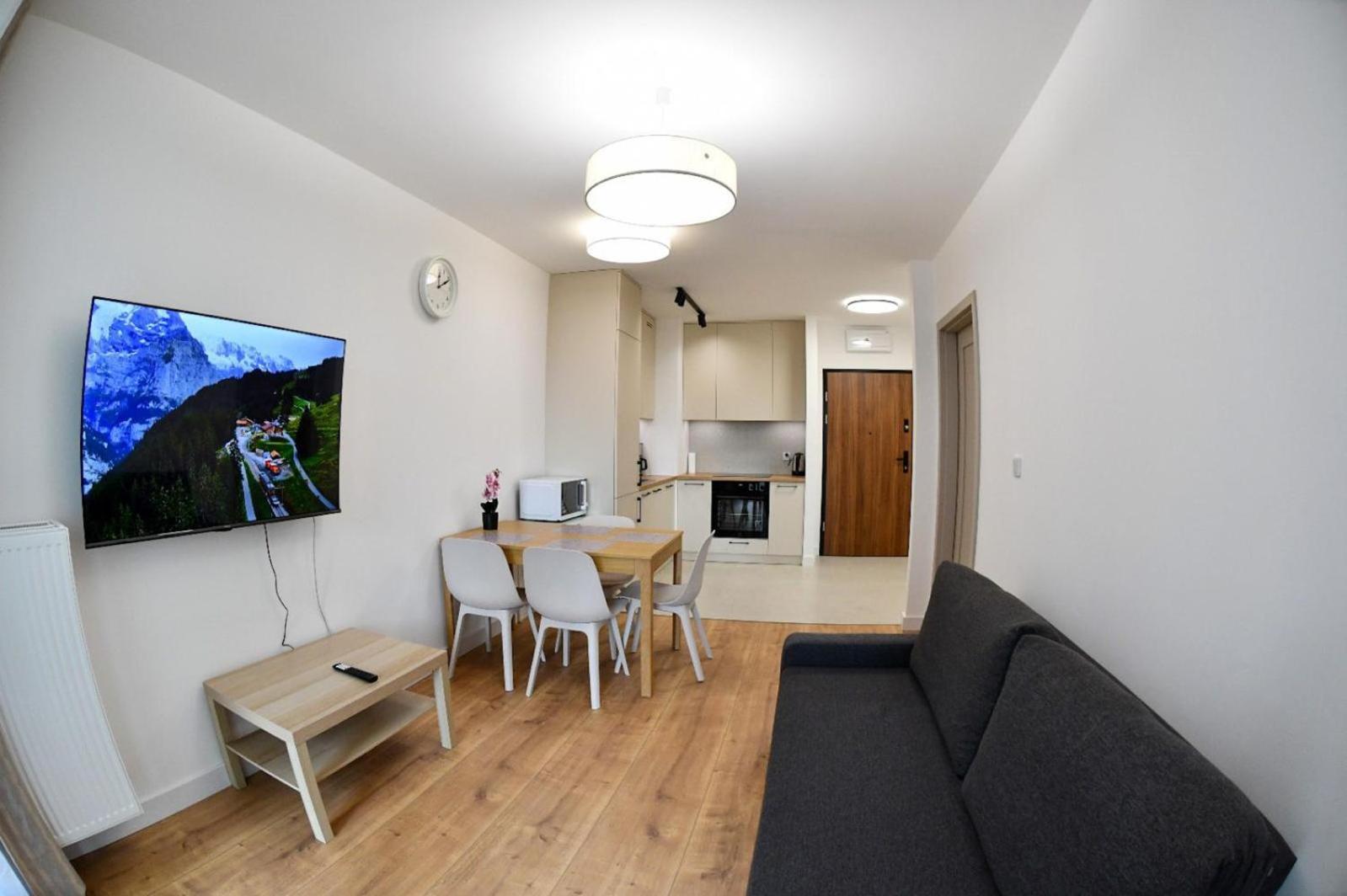 Elegant Two-Room Apartment, Sleeps 4, Near Turon Arena, With Balcony Krakow Exterior photo